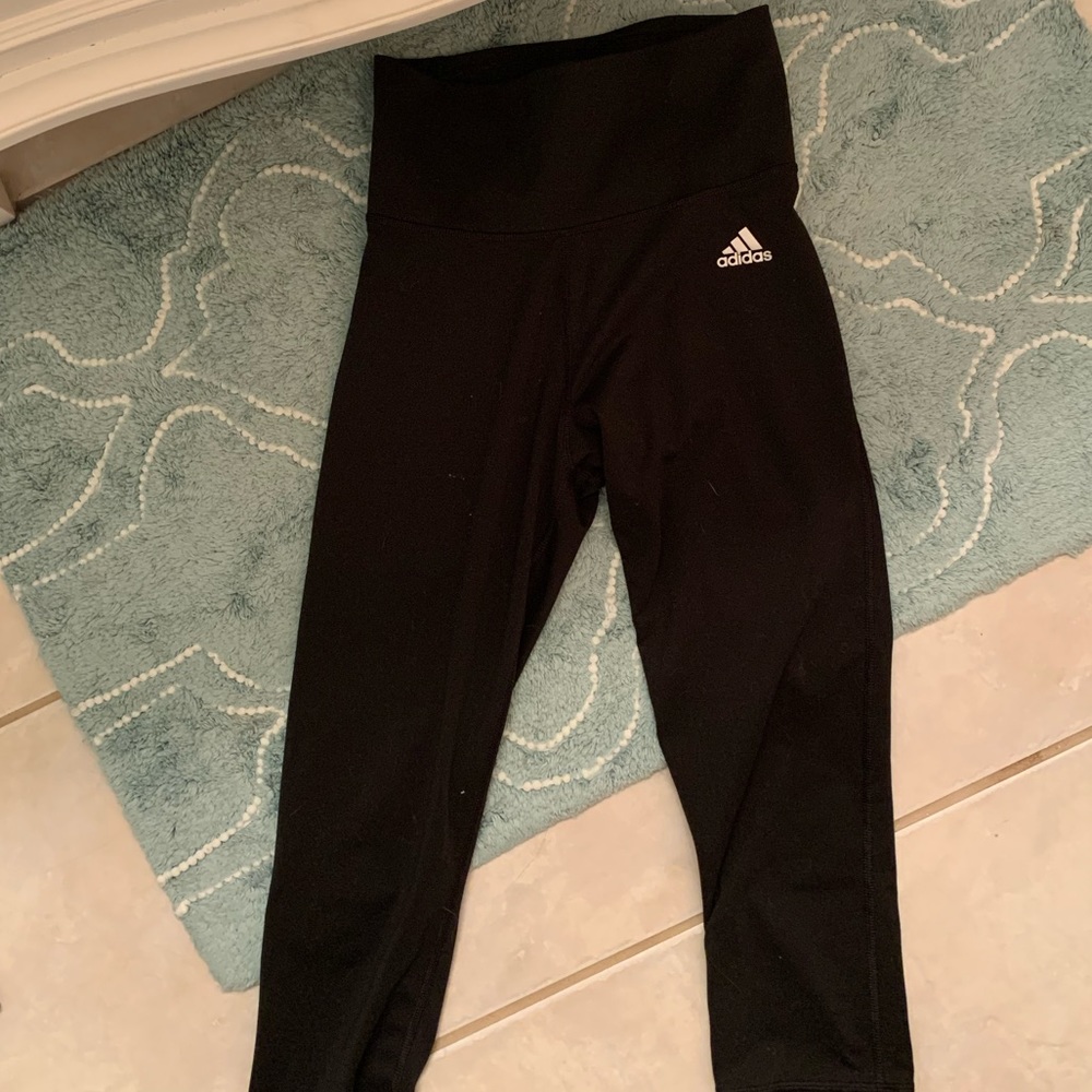 black high wasted adidas capris